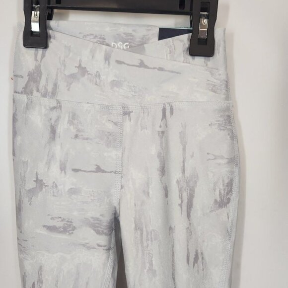 NWT DSG Girls' Crossover Waist 7/8 Tights in Torn Camo Grey - Size XXS (4/5) - Picture 5 of 9